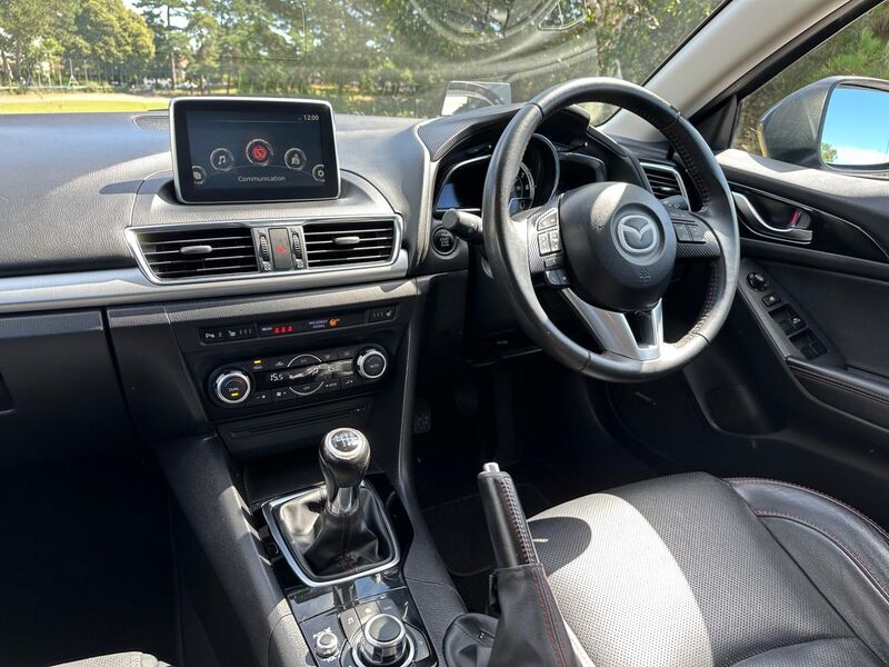 MAZDA MAZDA3