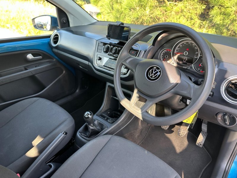 VOLKSWAGEN UP