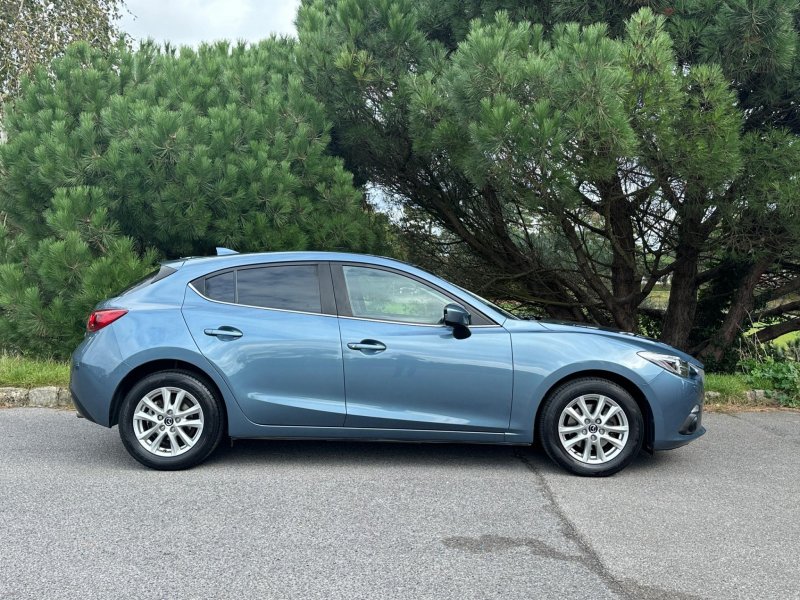 MAZDA MAZDA3