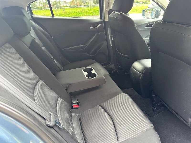 MAZDA MAZDA3