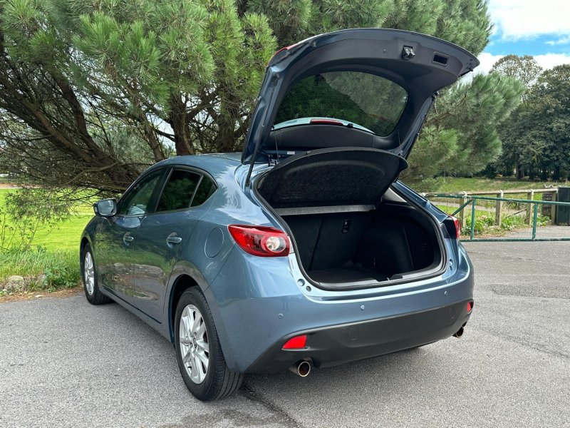 MAZDA MAZDA3