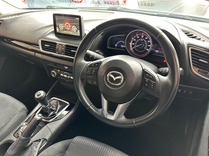 MAZDA MAZDA3
