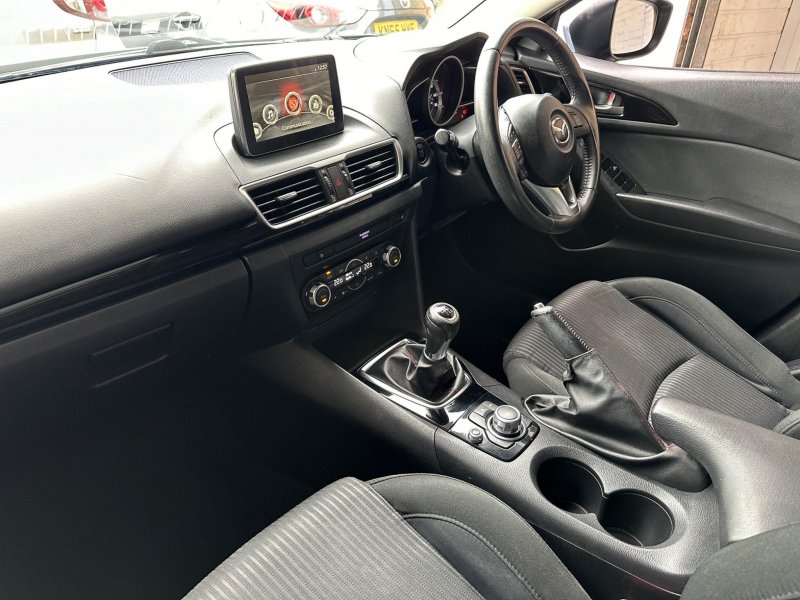 MAZDA MAZDA3