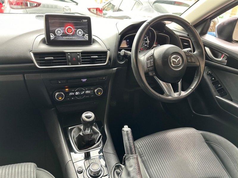 MAZDA MAZDA3