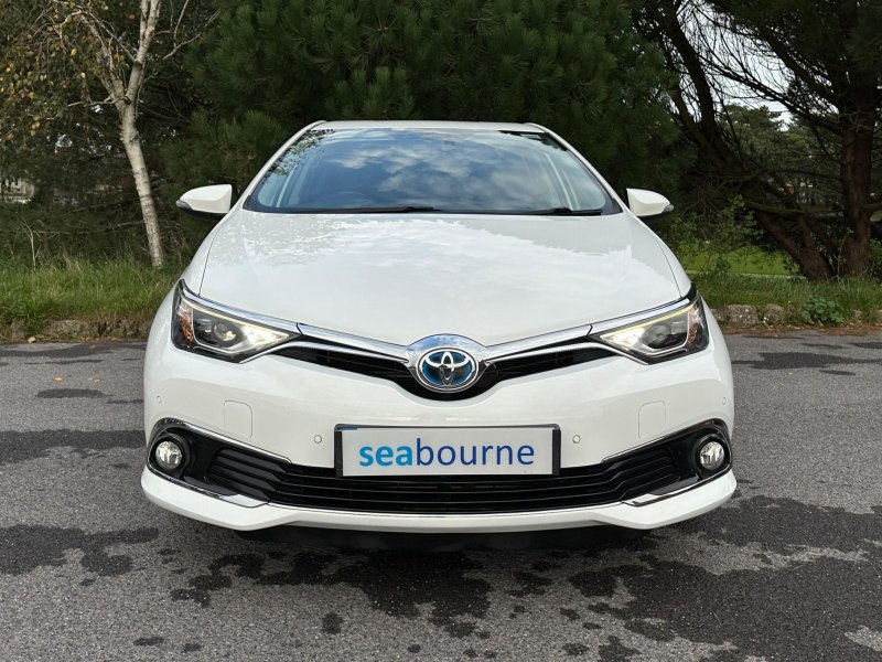 TOYOTA AURIS
