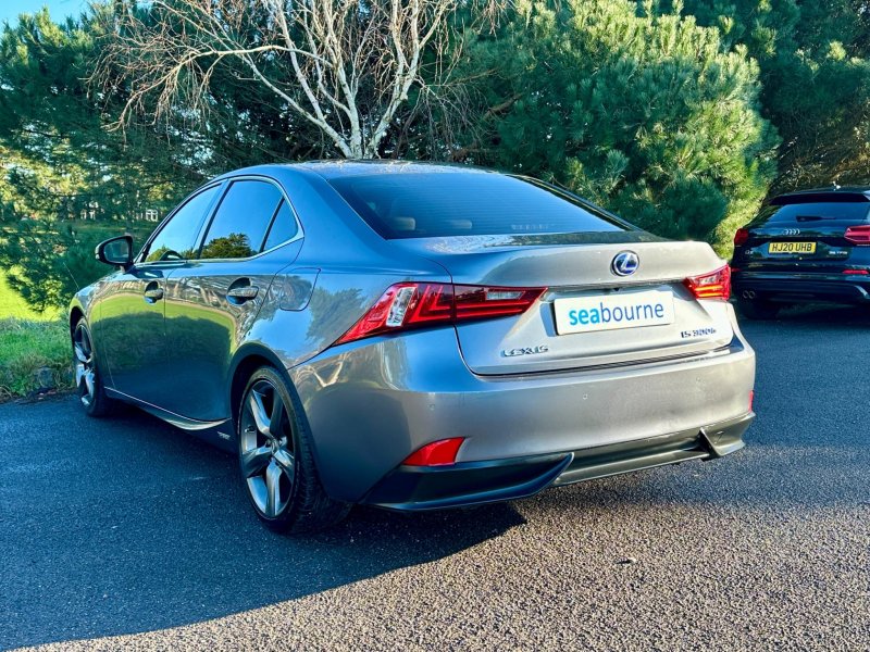LEXUS IS