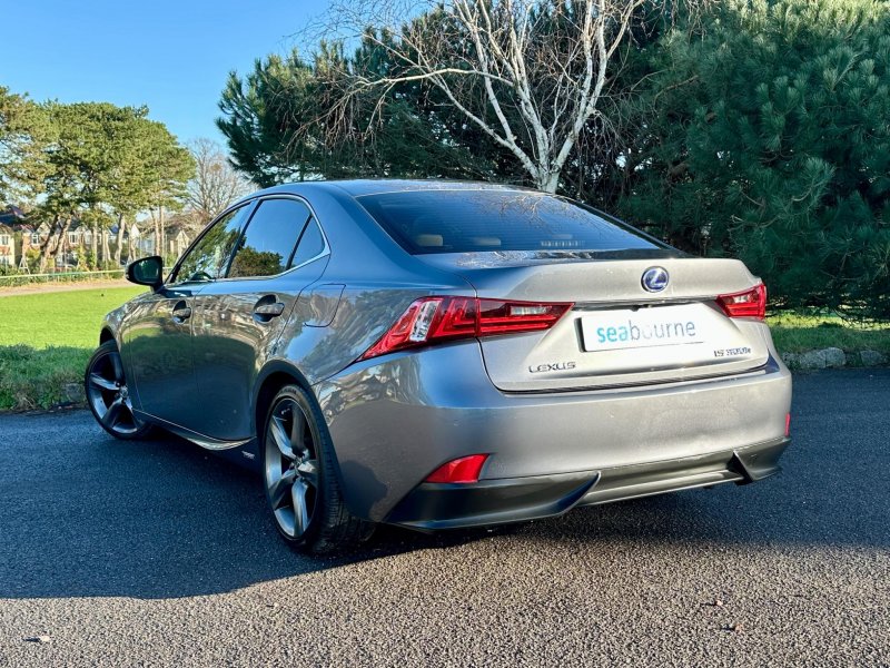 LEXUS IS