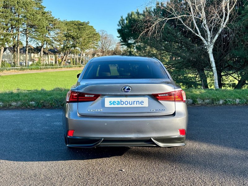 LEXUS IS