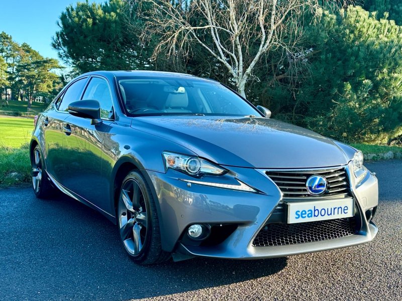 LEXUS IS