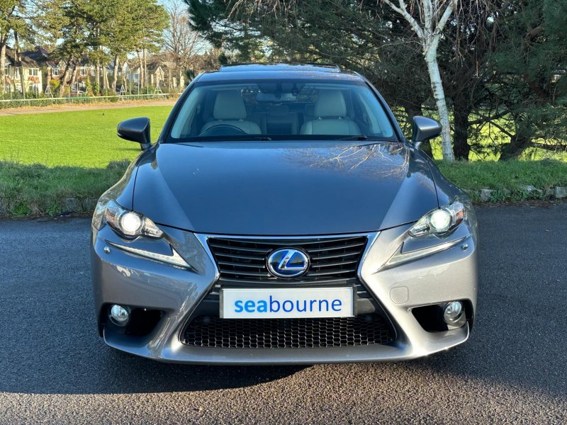 LEXUS IS