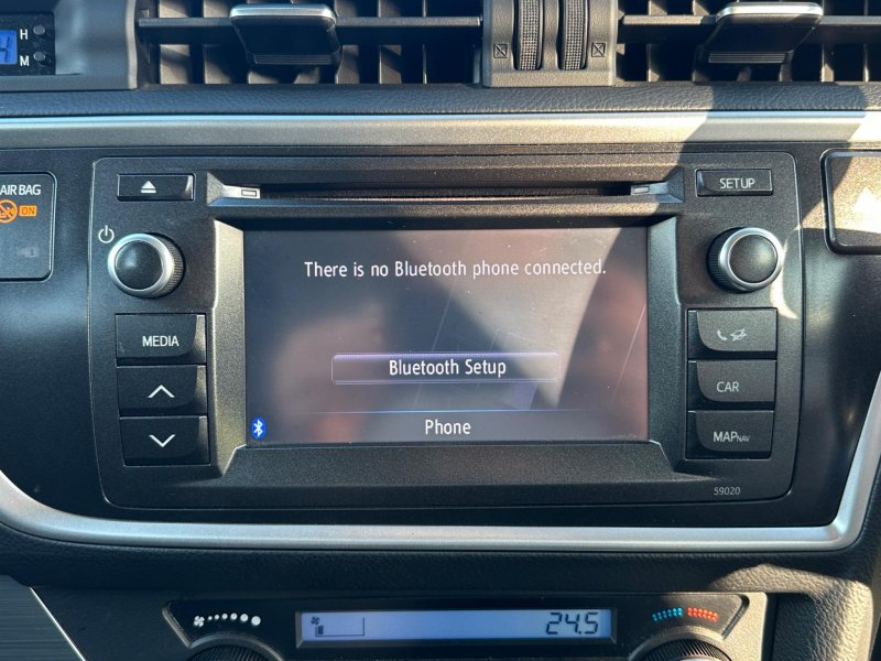 TOYOTA AURIS