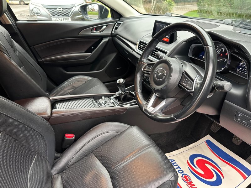 MAZDA MAZDA3