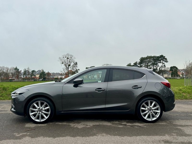 MAZDA MAZDA3
