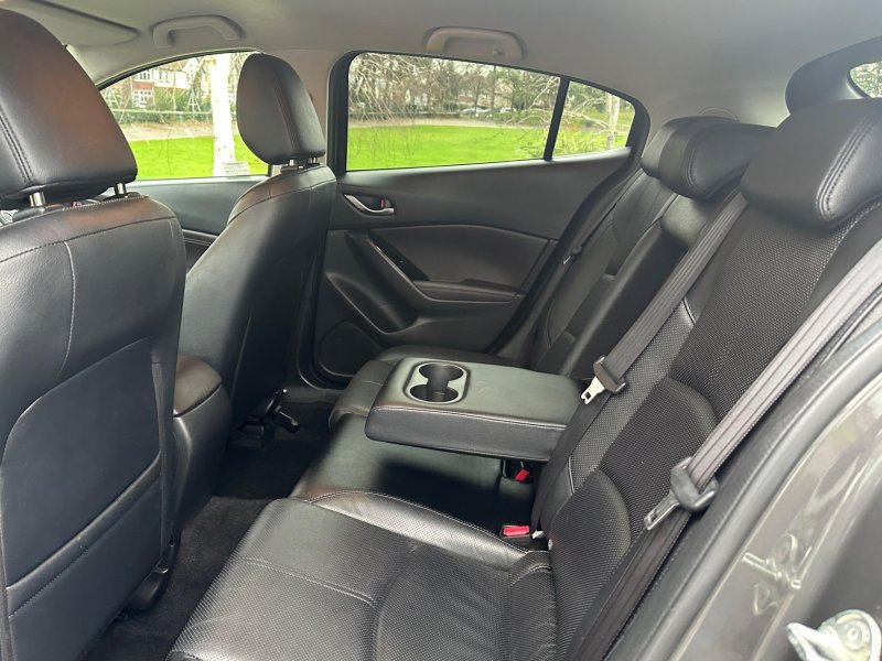 MAZDA MAZDA3