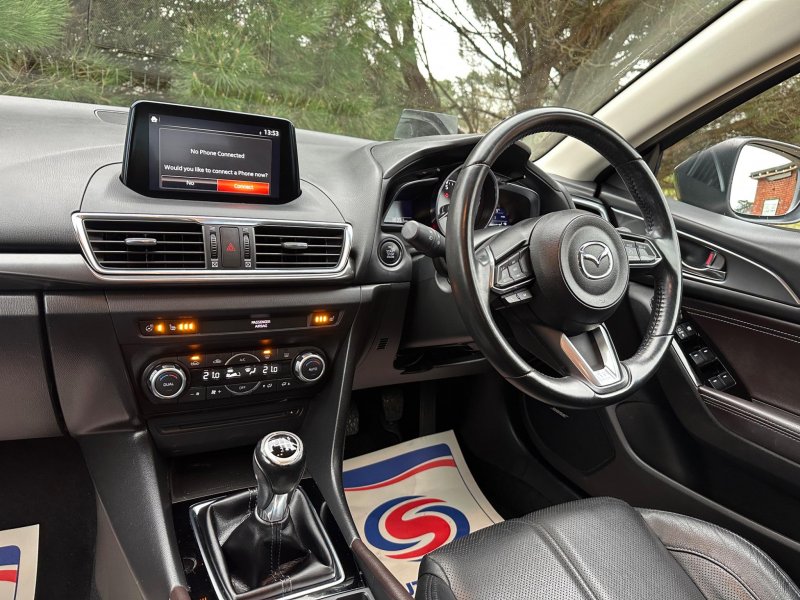MAZDA MAZDA3
