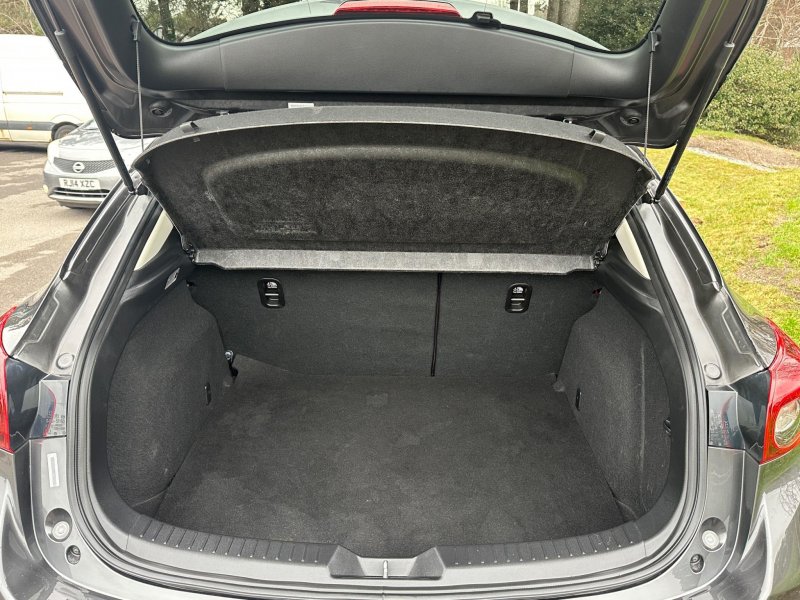 MAZDA MAZDA3
