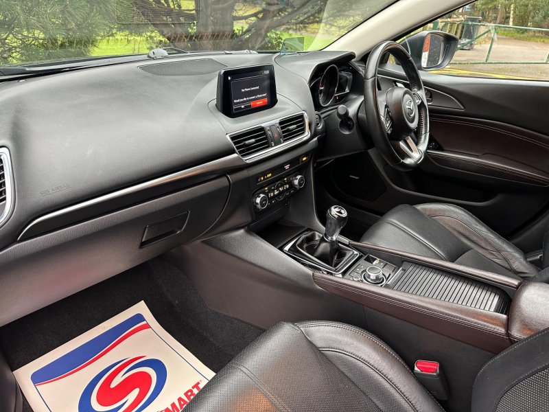 MAZDA MAZDA3
