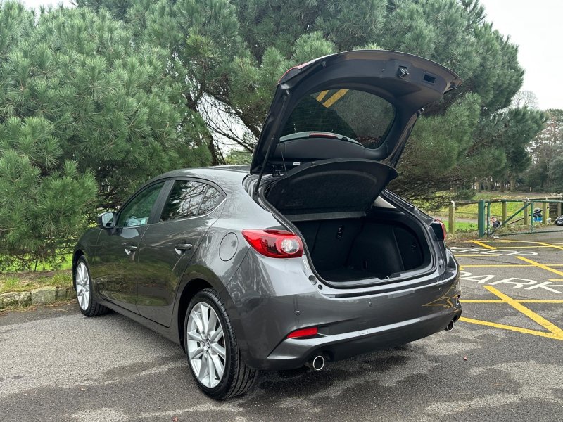 MAZDA MAZDA3
