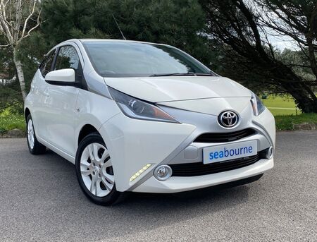 TOYOTA AYGO 1.0 VVT-i x-pure Euro 6 5dr